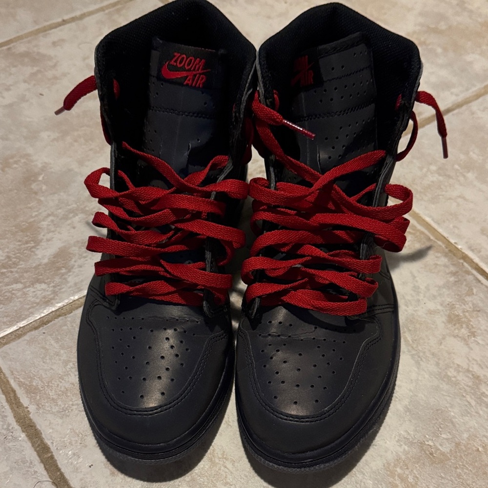 Nike Zoom Air Men's Black Sneakers with Red Laces